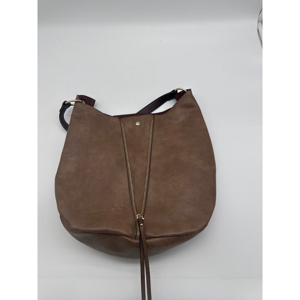 Y2K Faux leather Brown Hobo tote with zippers on front and‎ back.